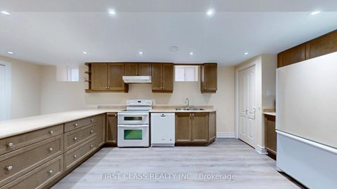 Photo 32 at 116 Kinloch Crescent, Maple, Vaughan