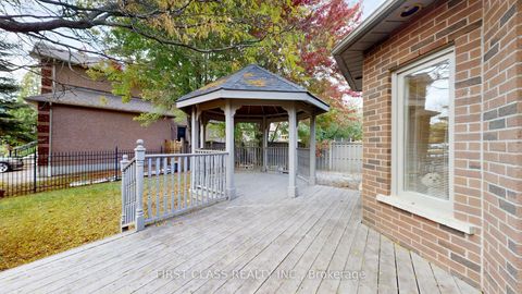 Photo 37 at 116 Kinloch Crescent, Maple, Vaughan