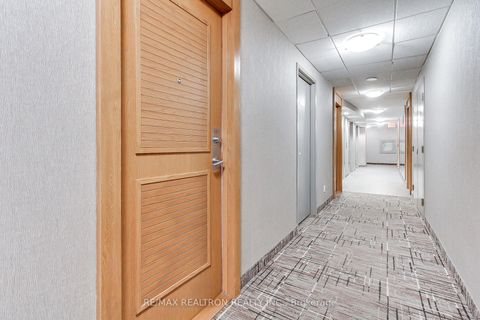 Photo 2 at 2011 - 219 Fort York Boulevard, Niagara, Toronto