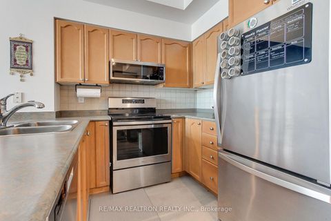 Photo 5 at 2011 - 219 Fort York Boulevard, Niagara, Toronto