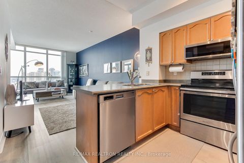 Photo 6 at 2011 - 219 Fort York Boulevard, Niagara, Toronto