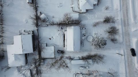 Photo 2 at 195 Woodland Avenue, Keswick North, Georgina