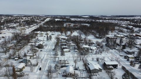 Photo 5 at 195 Woodland Avenue, Keswick North, Georgina