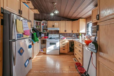 Photo 8 at 195 Woodland Avenue, Keswick North, Georgina