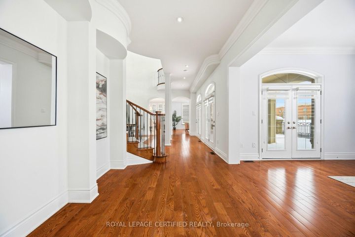 Photo 6 at 100 Virtue Crescent, Vellore Village, Vaughan