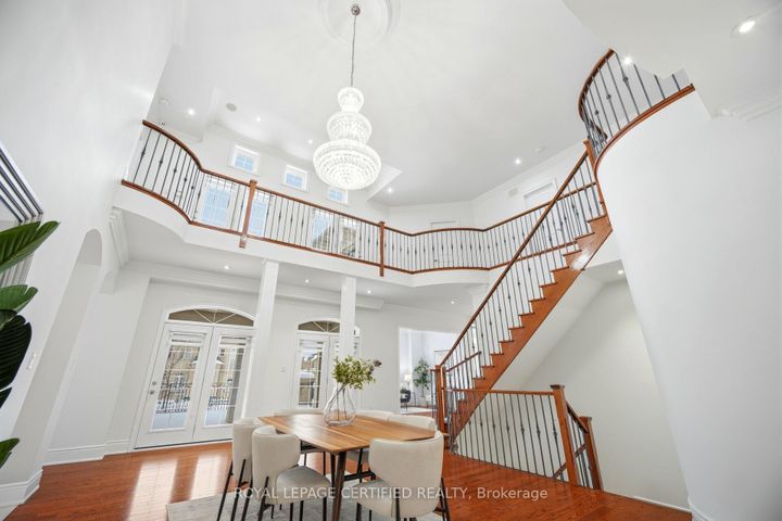 Photo 9 at 100 Virtue Crescent, Vellore Village, Vaughan