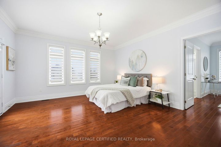 Photo 35 at 100 Virtue Crescent, Vellore Village, Vaughan