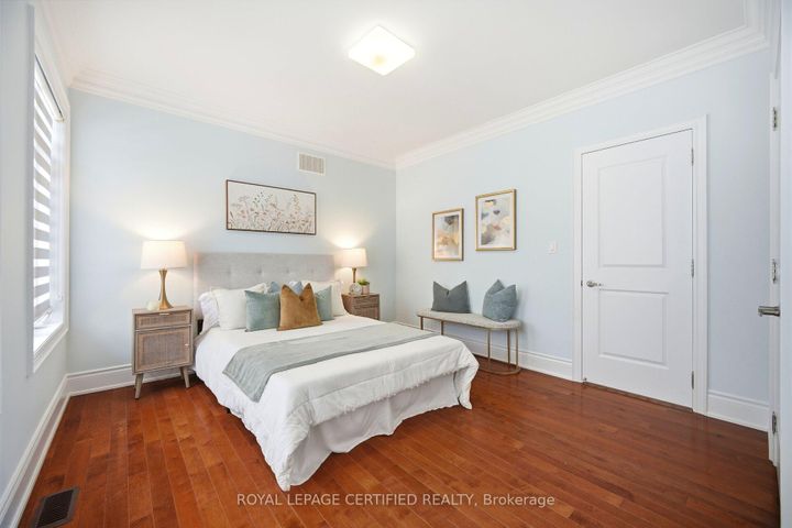 Photo 39 at 100 Virtue Crescent, Vellore Village, Vaughan