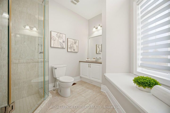 Photo 41 at 100 Virtue Crescent, Vellore Village, Vaughan