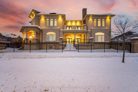 Photo 2 at 100 Virtue Crescent, Vellore Village, Vaughan