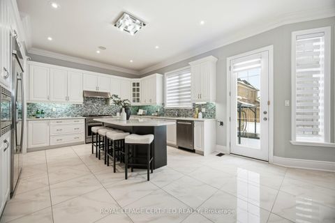 Photo 15 at 100 Virtue Crescent, Vellore Village, Vaughan
