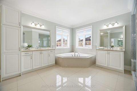 Photo 31 at 100 Virtue Crescent, Vellore Village, Vaughan