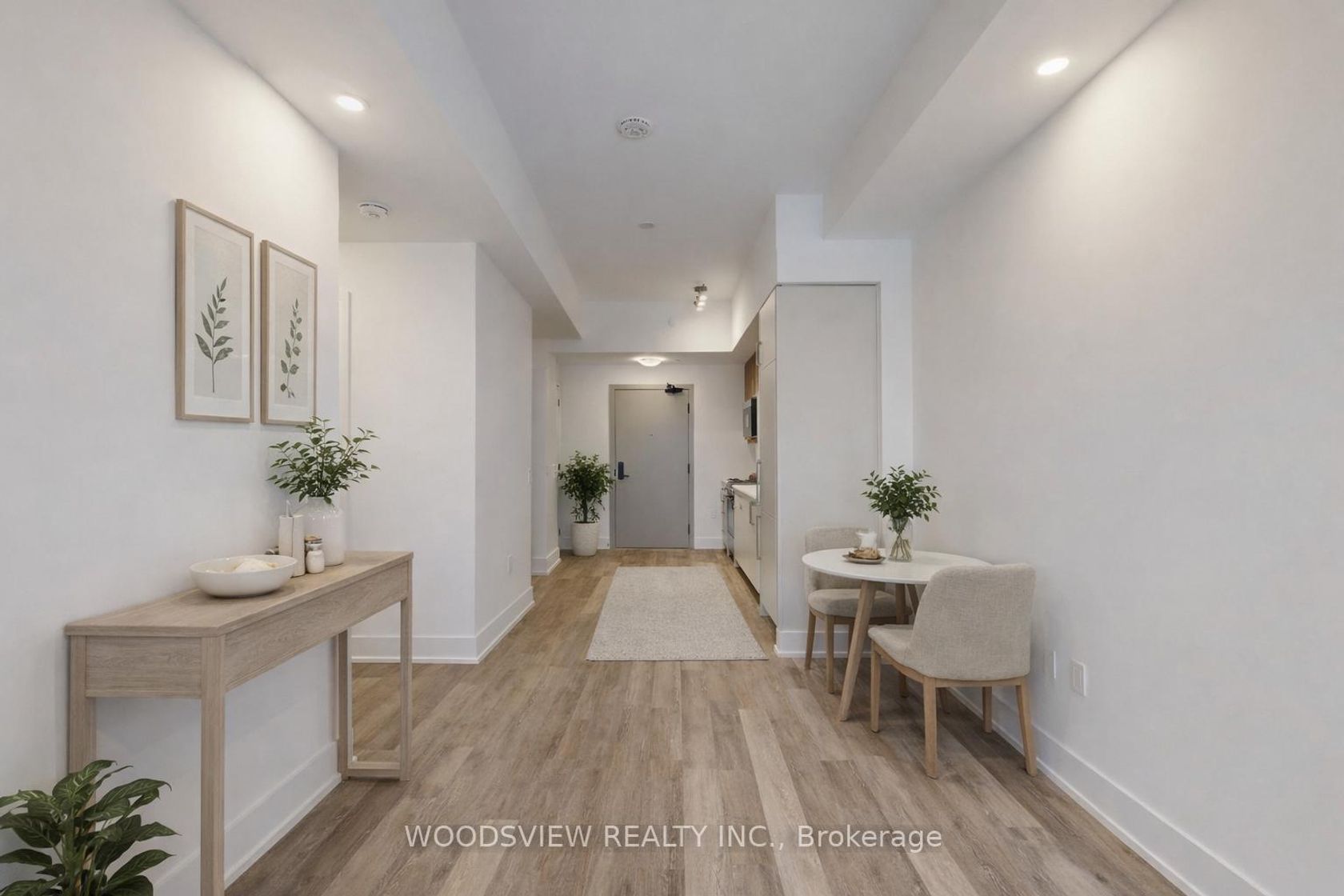 533 - 2075 King Road, King City, King photo number 2