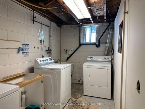 Photo 17 at 44 Starlight Crescent, Mill Pond, Richmond Hill