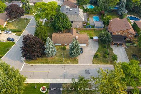 Photo 26 at 44 Starlight Crescent, Mill Pond, Richmond Hill