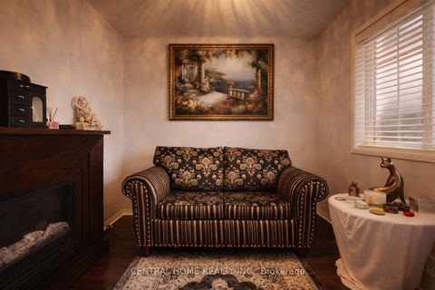 Photo 14 at 401 Cranston Park Avenue, Maple, Vaughan