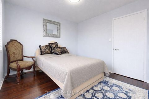 Photo 16 at 401 Cranston Park Avenue, Maple, Vaughan