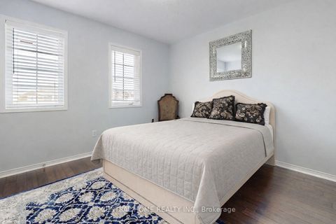 Photo 17 at 401 Cranston Park Avenue, Maple, Vaughan