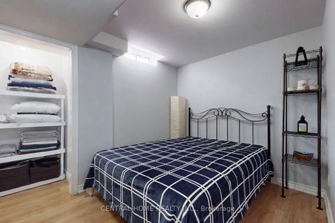 Photo 22 at 401 Cranston Park Avenue, Maple, Vaughan