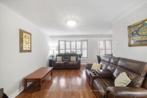 Photo 3 at 9 Durrington Crescent, Bendale, Toronto