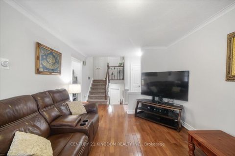 Photo 6 at 9 Durrington Crescent, Bendale, Toronto