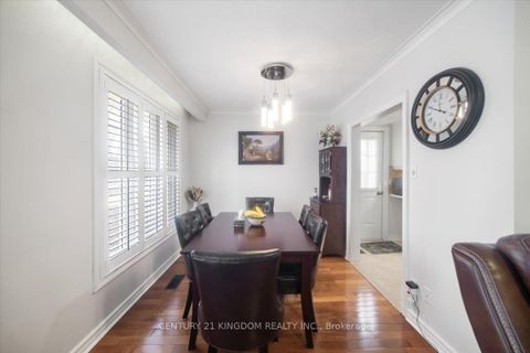 Photo 10 at 9 Durrington Crescent, Bendale, Toronto
