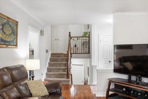 Photo 11 at 9 Durrington Crescent, Bendale, Toronto