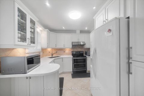 Photo 12 at 9 Durrington Crescent, Bendale, Toronto