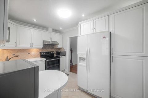 Photo 13 at 9 Durrington Crescent, Bendale, Toronto
