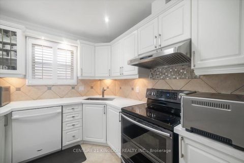 Photo 15 at 9 Durrington Crescent, Bendale, Toronto