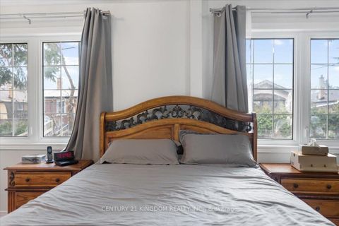 Photo 19 at 9 Durrington Crescent, Bendale, Toronto