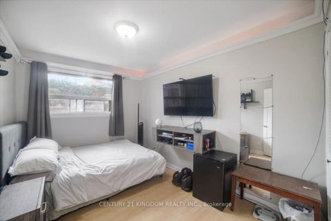 Photo 24 at 9 Durrington Crescent, Bendale, Toronto