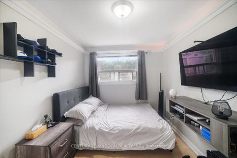 Photo 25 at 9 Durrington Crescent, Bendale, Toronto