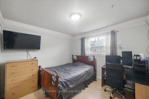 Photo 28 at 9 Durrington Crescent, Bendale, Toronto