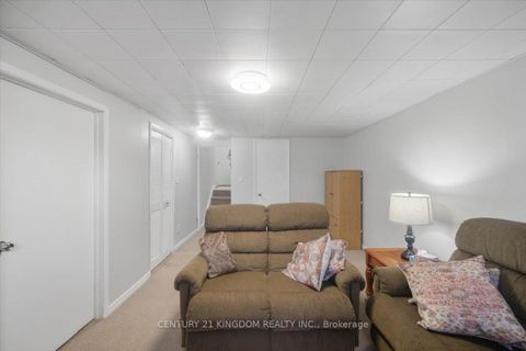 Photo 30 at 9 Durrington Crescent, Bendale, Toronto