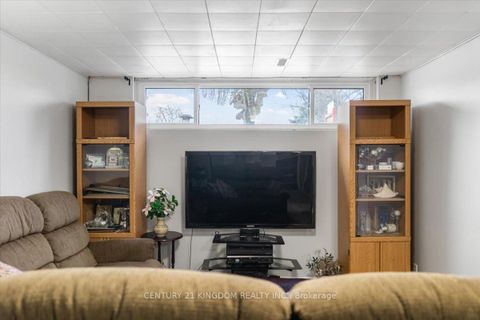 Photo 31 at 9 Durrington Crescent, Bendale, Toronto