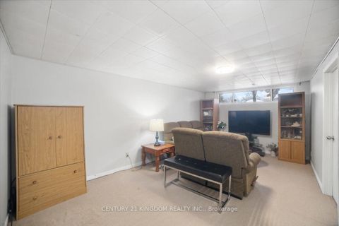 Photo 32 at 9 Durrington Crescent, Bendale, Toronto