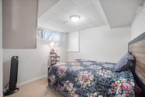 Photo 33 at 9 Durrington Crescent, Bendale, Toronto
