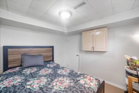 Photo 34 at 9 Durrington Crescent, Bendale, Toronto