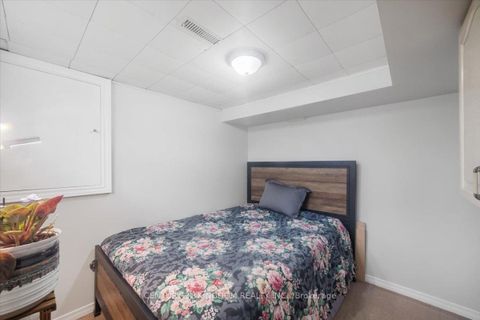 Photo 35 at 9 Durrington Crescent, Bendale, Toronto