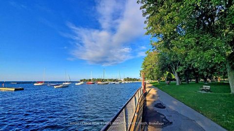 Photo 1 at PH01 - 628 Fleet Street, Niagara, Toronto