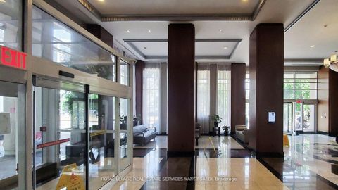 Photo 8 at PH01 - 628 Fleet Street, Niagara, Toronto