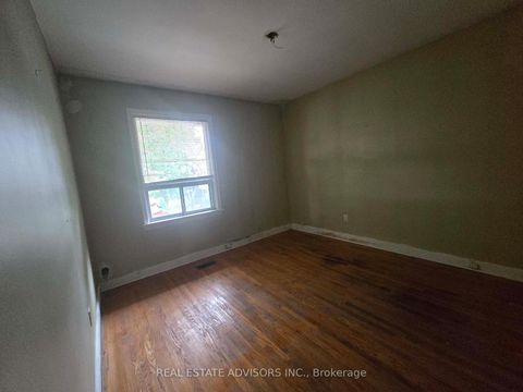 Photo 6 at 8 Virgilwood Drive, Branson, Toronto