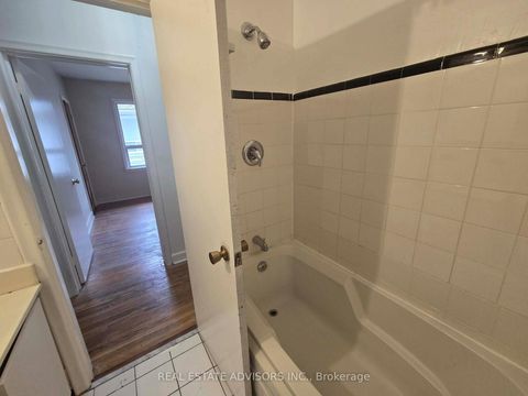 Photo 12 at 8 Virgilwood Drive, Branson, Toronto