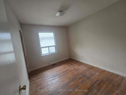 Photo 13 at 8 Virgilwood Drive, Branson, Toronto