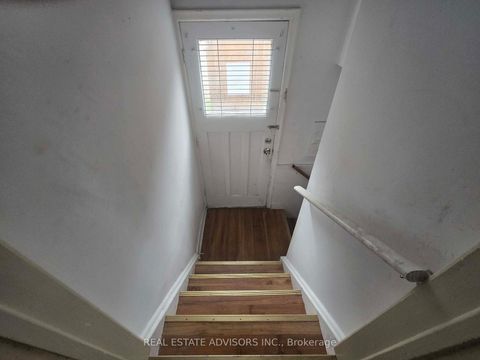 Photo 14 at 8 Virgilwood Drive, Branson, Toronto