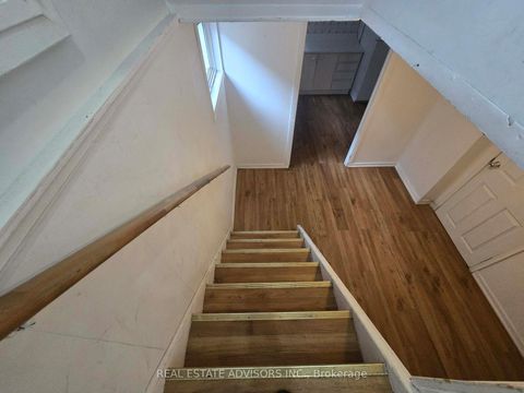 Photo 15 at 8 Virgilwood Drive, Branson, Toronto