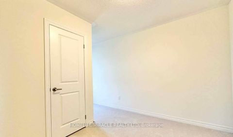 Photo 6 at 432 Okanagan Path, Donevan, Oshawa