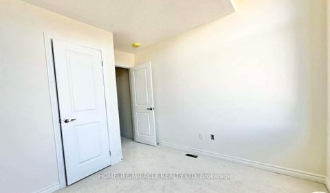 Photo 7 at 432 Okanagan Path, Donevan, Oshawa