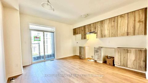 Photo 10 at 432 Okanagan Path, Donevan, Oshawa